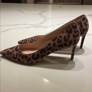 Stuart Weitzman Brown Leopard Print Heels 6.5 EUC